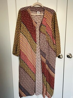 CAbi Multicolor Floral Spiral Print robe